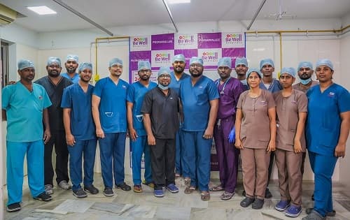 Dr. Sabarisan, Dr. Ajay Kumar, Dr. Muhammed Owaise, Dr. Guna Sekar, Dr. Sudhakar with Dr. Devendra Kumar and team