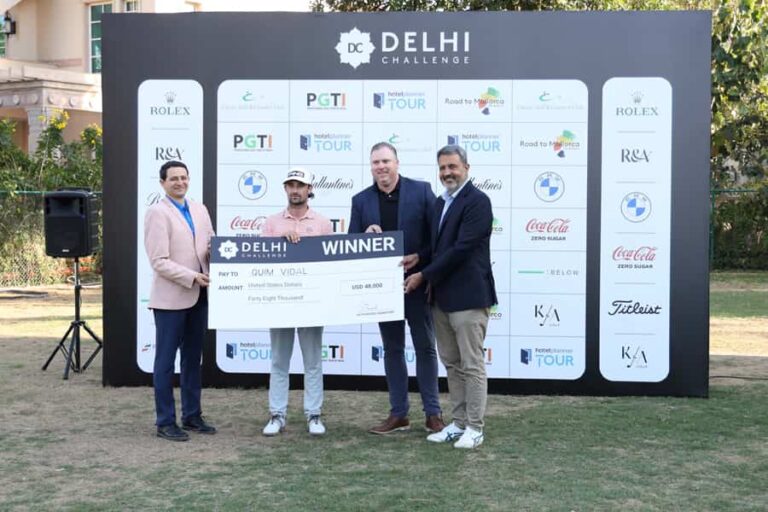 Champion Quim Vidal (2nd from left) receives the cheque from (L - R) Mr. Rishi Mattu, Head, Classic Golf & Country Club, Mr. Ed Johnson, Tournament Director, HotelPlanner Tour & Mr. Amandeep Johl, CEO, PGTI.